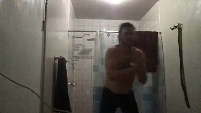 Snapshot of ezrah23 chatting on 11-17-25, 02:39 ezrah23 online show from 11-17-25, 02:39