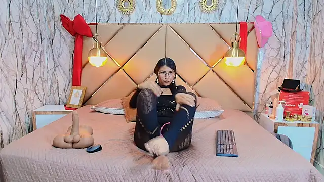 CATTA GARCIA online show from 12-17-25, 01:50