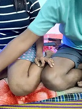 Snapshot of Cuty_Pussy1 chatting on 01-12-26, 06:29 Cuty Pussy1 online show from 01-12-26, 06:29