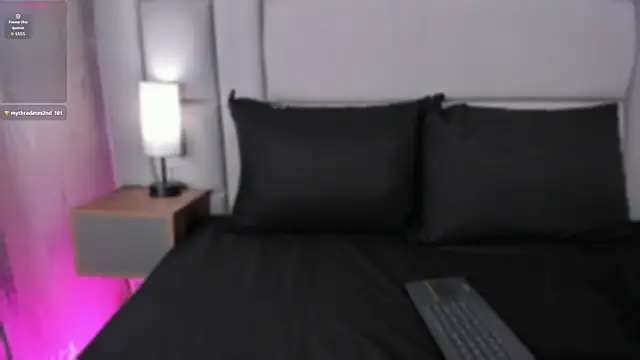 lexiee   online show from 04-22-26, 12:18