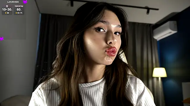 Snapshot of candylolly__ chatting on 11-04-25, 05:50 candylolly   online show from 11-04-25, 05:50