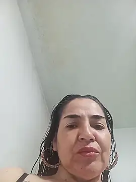 Snapshot of MaryRoze_ chatting on 06-15-26, 08:22 MaryRoze online show from 06-15-26, 08:22