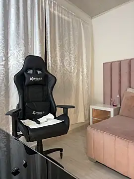 Natural BIGASS Nina online show from 04-18-26, 07:58