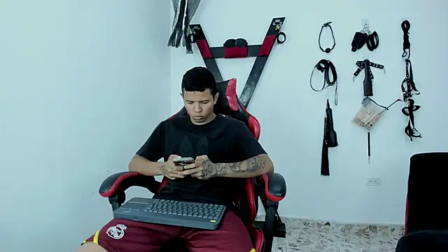 Steven19 LatinBoy online show from 11-05-25, 11:43