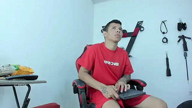 Steven19 LatinBoy online show from 11-07-25, 11:43