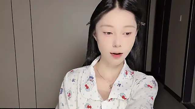 Snapshot of yuyu-33 chatting on 06-20-26, 03:48 yuyu-33 online show from 06-20-26, 03:48