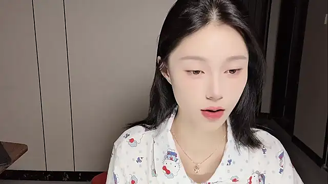 Snapshot of yuyu-33 chatting on 06-21-26, 03:58 yuyu-33 online show from 06-21-26, 03:58