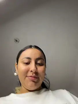 Elina Hills online show from 07-11-26, 07:16