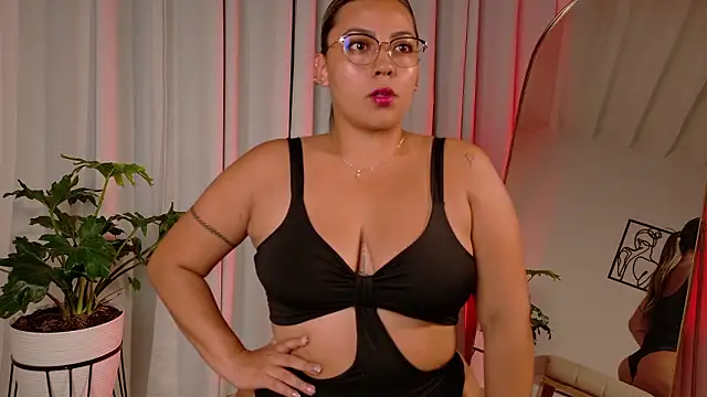 Zara Nova online show from 02-19-26, 02:40