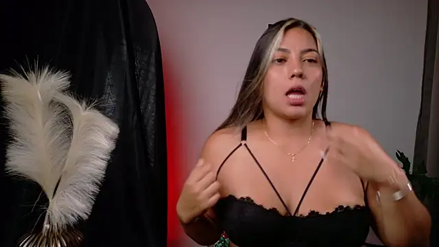 Zara Nova online show from 04-05-26, 09:56