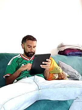 Snapshot of Barbanegra91mx chatting on 06-16-26, 08:22 Barbanegra91mx online show from 06-16-26, 08:22
