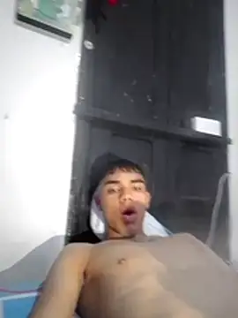 Snapshot of sweet_dirty_boy chatting on 11-05-25, 01:38 sweet dirty boy online show from 11-05-25, 01:38