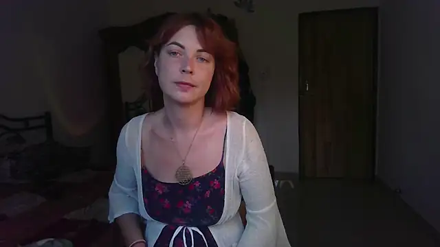 Alice honey  online show from 12-18-25, 11:16