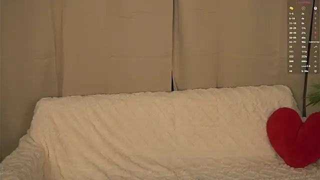 tinyanie online show from 04-06-26, 08:43