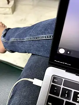 Snapshot of curvydickindian chatting on 10-30-25, 12:06 curvydickindian online show from 10-30-25, 12:06