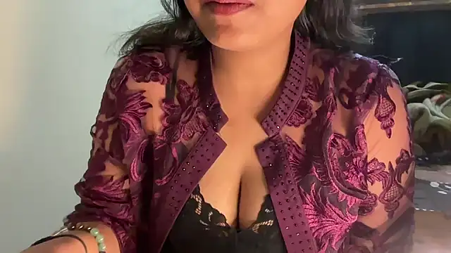 Snapshot of Shilpa_7 chatting on 05-23-26, 06:56 Shilpa 7 online show from 05-23-26, 06:56