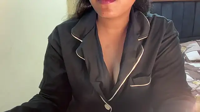Snapshot of Shilpa_7 chatting on 06-06-26, 05:28 Shilpa 7 online show from 06-06-26, 05:28