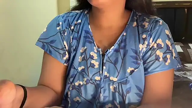Snapshot of Shilpa_7 chatting on 06-07-26, 04:22 Shilpa 7 online show from 06-07-26, 04:22