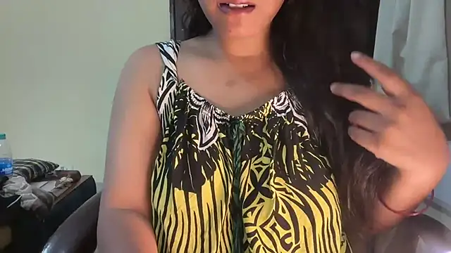Snapshot of Shilpa_7 chatting on 06-11-26, 05:11 Shilpa 7 online show from 06-11-26, 05:11