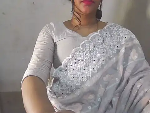 Snapshot of Nancy_queen001 chatting on 10-31-25, 07:04 Nancy queen001 online show from 10-31-25, 07:04