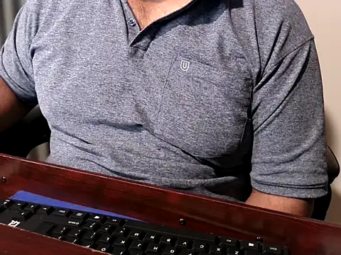 Snapshot of SUN-MON-69 chatting on 02-11-26, 10:26 SUN-MON-69 online show from 02-11-26, 10:26