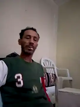 Snapshot of walide100000 chatting on 04-02-26, 12:03 walide100000 online show from 04-02-26, 12:03