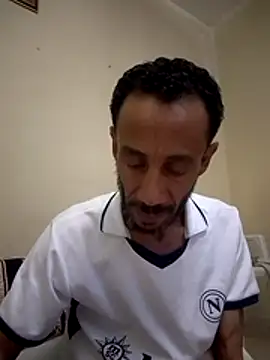 Snapshot of walide100000 chatting on 04-10-26, 05:39 walide100000 online show from 04-10-26, 05:39