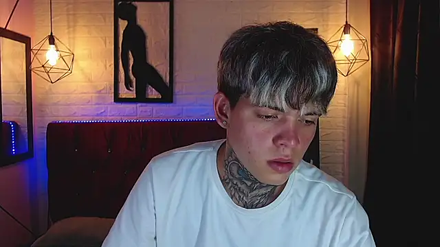 frankboyx online show from 11-19-25, 08:20