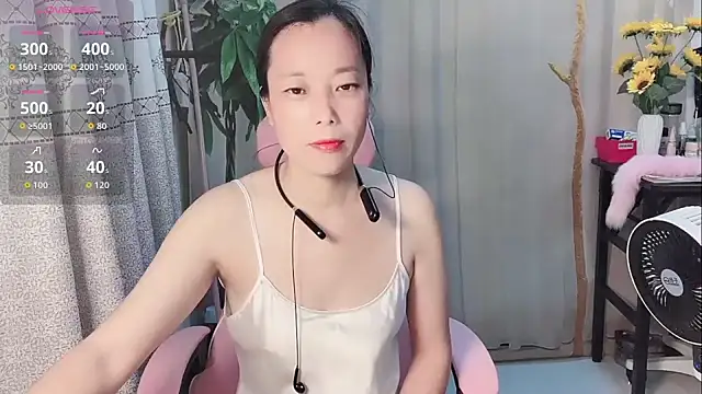 Snapshot of Lingling-Baby520 chatting on 05-29-26, 12:25 Lingling-Baby520 online show from 05-29-26, 12:25