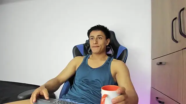 dorman boy online show from 11-11-25, 01:49