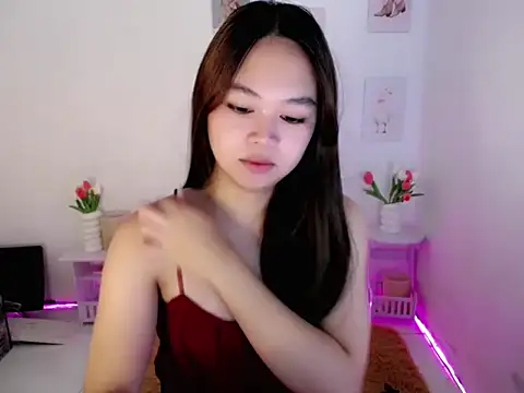 lustfullakim online show from 07-28-26, 03:32
