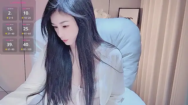 YunShan-33 online show from 12-17-25, 01:28