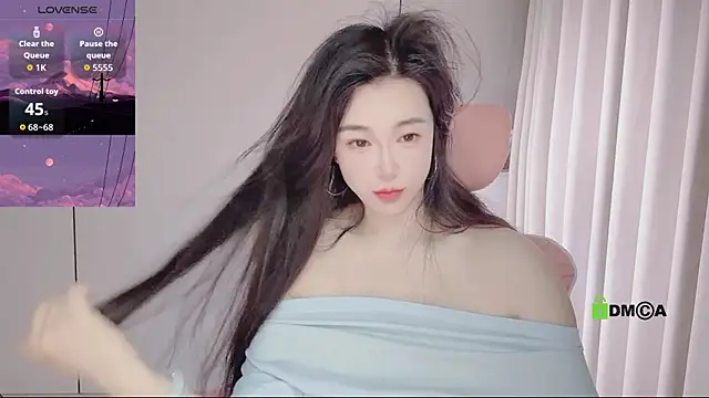 Snapshot of YunShan-33 chatting on 04-25-26, 05:54 YunShan-33 online show from 04-25-26, 05:54