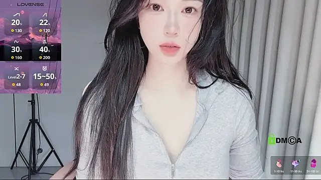 Snapshot of YunShan-33 chatting on 06-08-26, 03:29 YunShan-33 online show from 06-08-26, 03:29