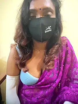 Queen-dhivya online show from 11-19-25, 01:44