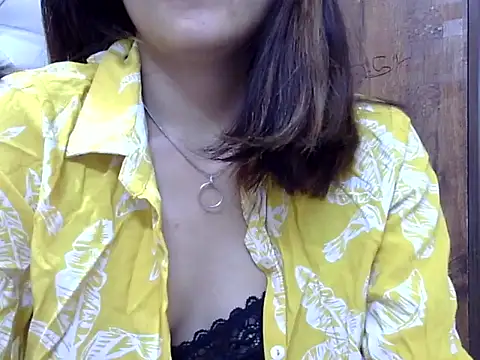 maira 33 online show from 11-15-25, 03:04