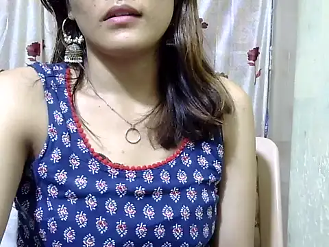 maira 33 online show from 11-22-25, 02:27