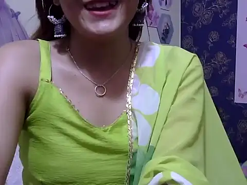 maira 33 online show from 04-11-26, 04:33