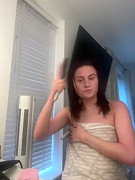 Snapshot of EmLovesxx chatting on 11-05-25, 02:39 EmLovesxx online show from 11-05-25, 02:39