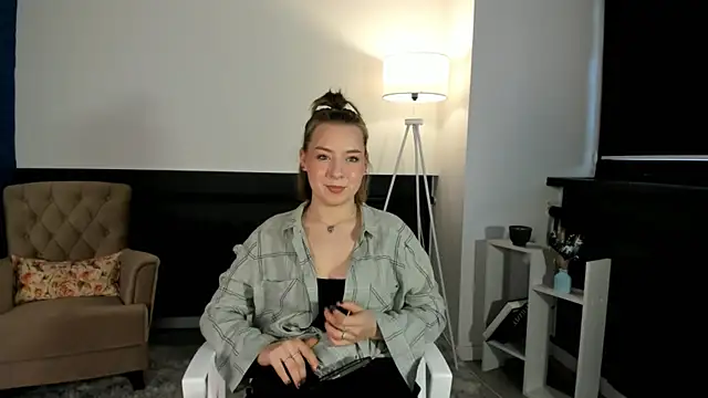 Snapshot of VanitaOkamoto chatting on 11-05-25, 11:32 VanitaOkamoto online show from 11-05-25, 11:32