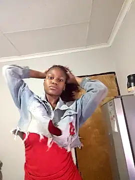 Snapshot of XBarbieDoll8 chatting on 10-31-25, 05:58 XBarbieDoll8 online show from 10-31-25, 05:58