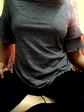 Snapshot of miss_kittyy chatting on 11-02-25, 09:55 miss kittyy online show from 11-02-25, 09:55