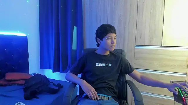 Snapshot of sk_vulkan chatting on 11-02-25, 07:49 sk vulkan online show from 11-02-25, 07:49