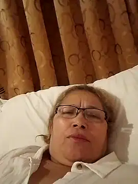 Snapshot of Cessi50 chatting on 11-15-25, 03:15 Cessi50 online show from 11-15-25, 03:15