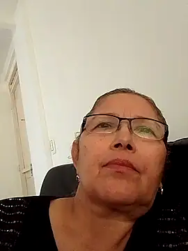 Snapshot of Cessi50 chatting on 11-21-25, 03:44 Cessi50 online show from 11-21-25, 03:44