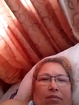 Snapshot of Cessi50 chatting on 11-25-25, 11:54 Cessi50 online show from 11-25-25, 11:54