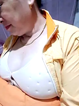 small-house123 online show from 12-16-25, 01:54