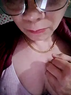 small-house123 online show from 02-10-26, 01:48