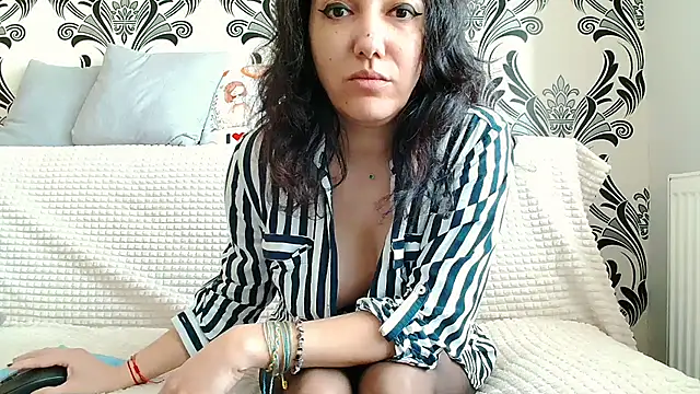 CharmingPearl online show from 03-03-26, 07:36