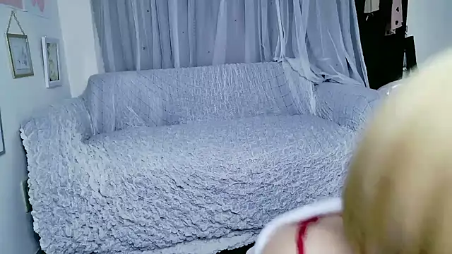 Snapshot of yuria_75075000 chatting on 11-10-25, 02:27 yuria 75075000 online show from 11-10-25, 02:27